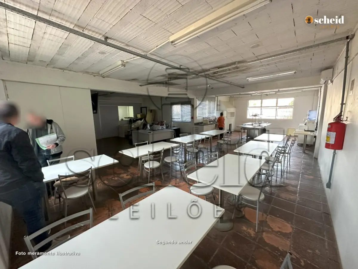 LOTE 001 - Área de 48.280,20m², contendo edificações com aproximadamente 3.641,92m², situada na BR 386, bairro Bom Pastor, Lajeado/RS