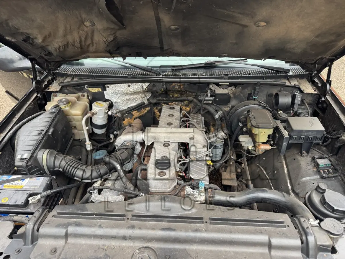 LOTE 001 - I/GM Silverado CONQ HD, placa DBU 3H77, preta, ano/modelo 1999/2000