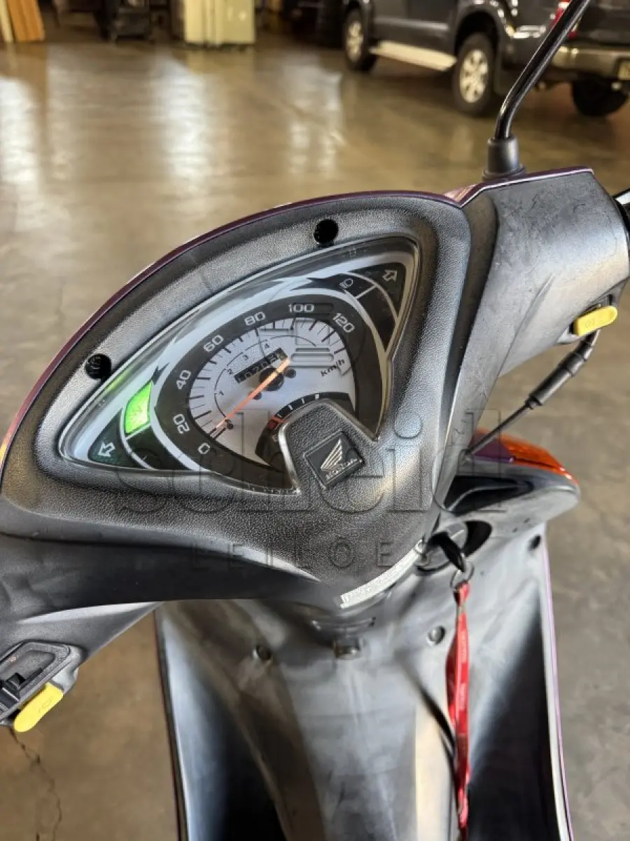 LOTE 011 - motoneta Honda/Biz 100 ES, placa IUM 0102, rosa, ano/modelo 2013