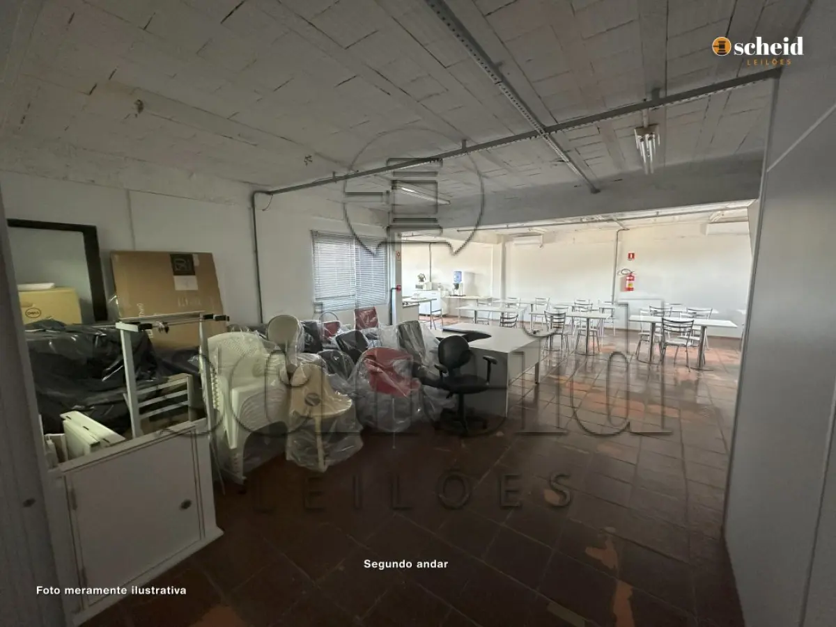 LOTE 001 - Área de 48.280,20m², contendo edificações com aproximadamente 3.641,92m², situada na BR 386, bairro Bom Pastor, Lajeado/RS