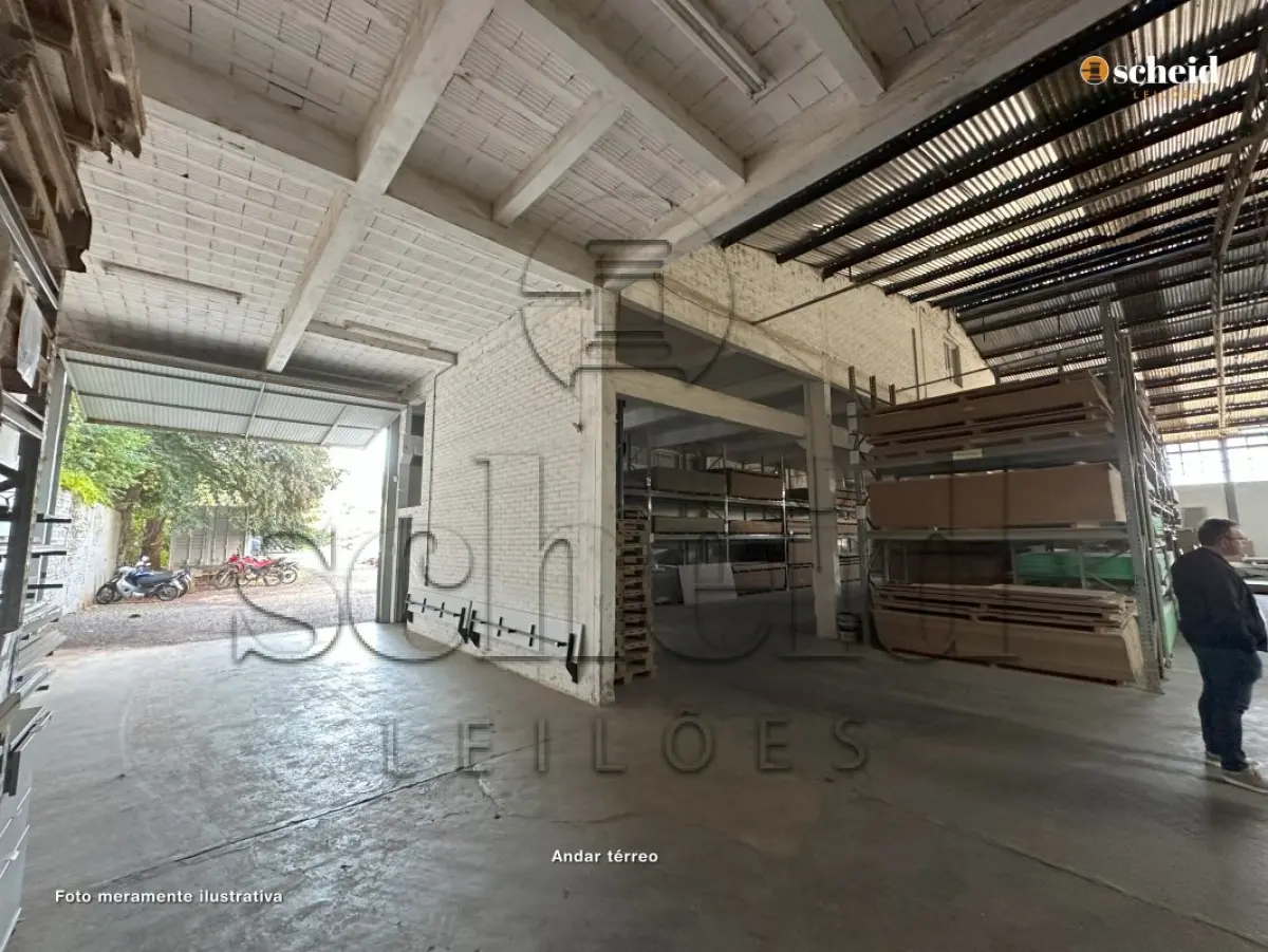LOTE 001 - Área de 48.280,20m², contendo edificações com aproximadamente 3.641,92m², situada na BR 386, bairro Bom Pastor, Lajeado/RS