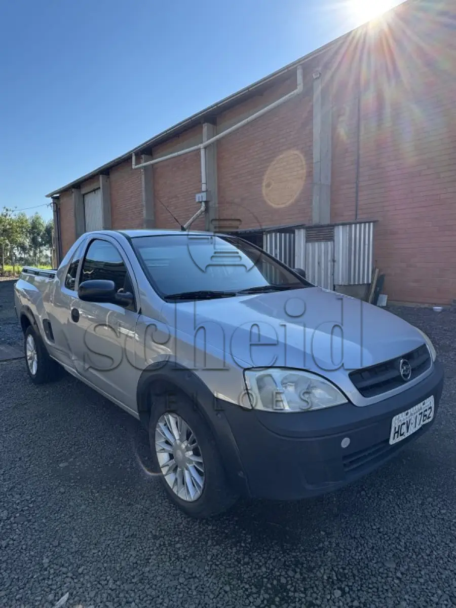 LOTE 016 - GM/Montana Conquest, placa HCV 1762, prata, ano/modelo 2005
