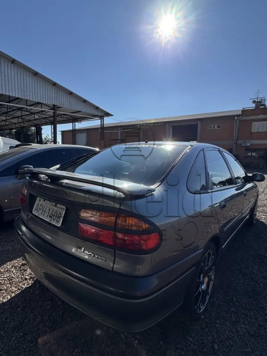 LOTE 015 - I/Renault Laguna V6, placa APH 1408, cinza, ano/modelo 2000/2001