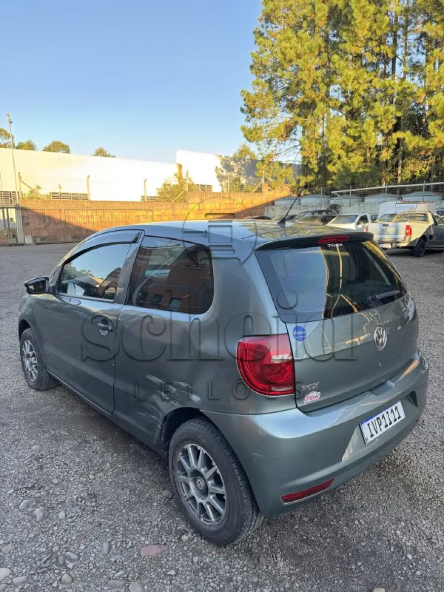 LOTE 002 - VW/Fox 1.0 GII, placa IVP 1I11, cinza, ano/modelo 2010