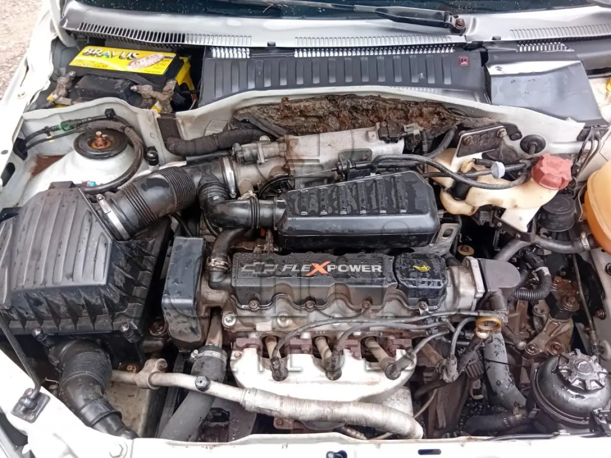 LOTE 016 - GM/Montana Conquest, placa HCV 1762, prata, ano/modelo 2005