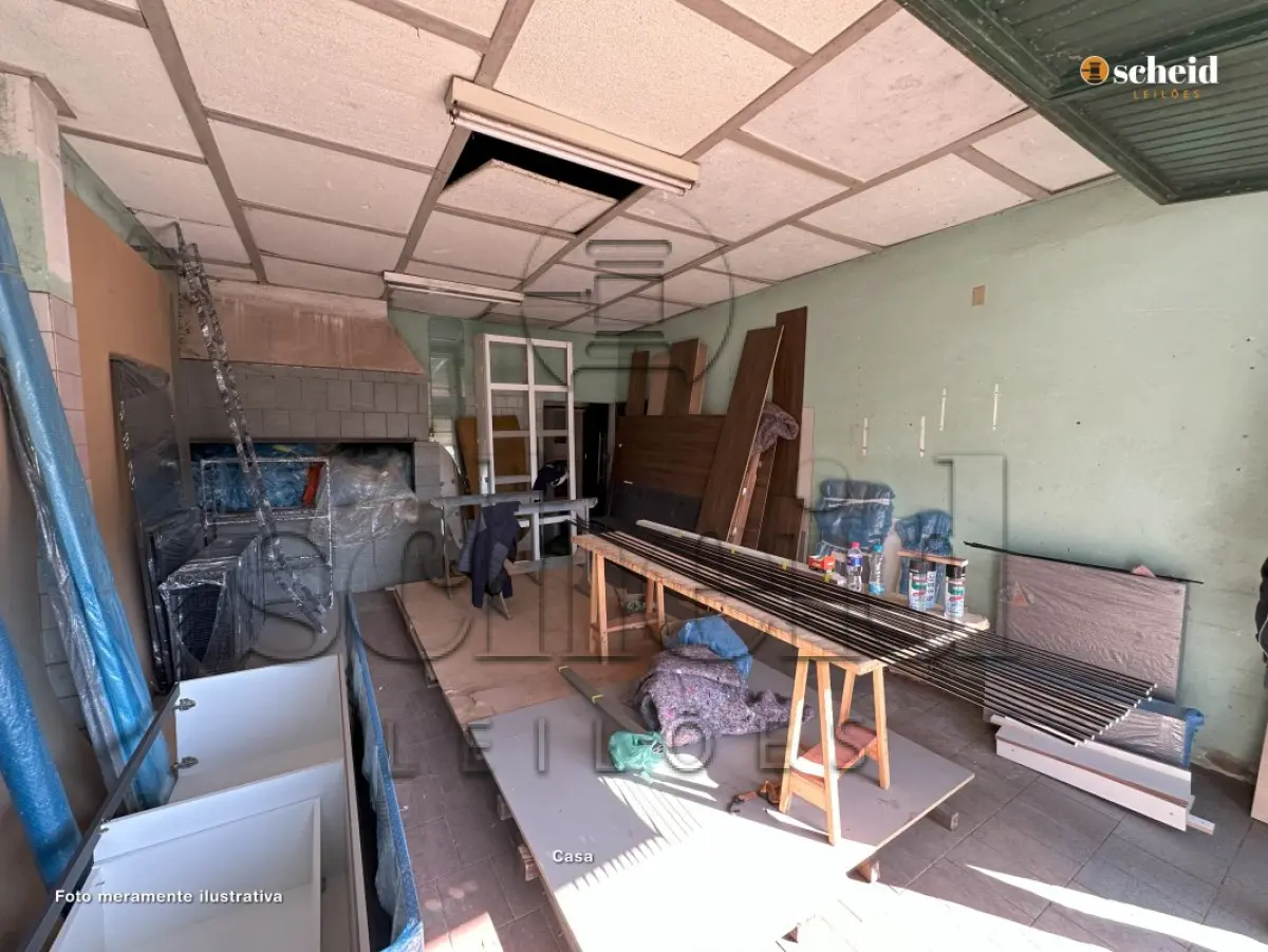 LOTE 001 - Área de 48.280,20m², contendo edificações com aproximadamente 3.641,92m², situada na BR 386, bairro Bom Pastor, Lajeado/RS