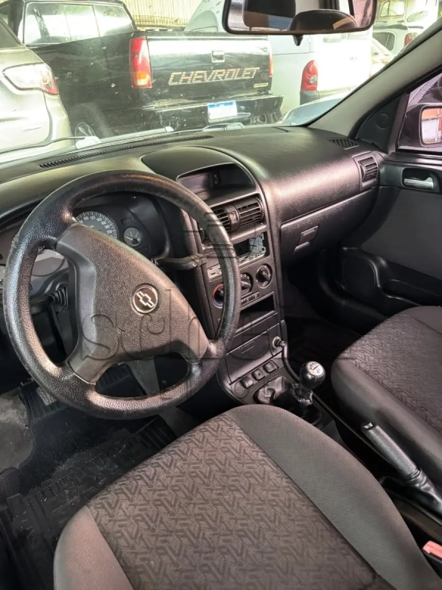 LOTE 004 - GM/Astra Sedan Confort, placa HCV 5448, prata, ano/modelo 2005