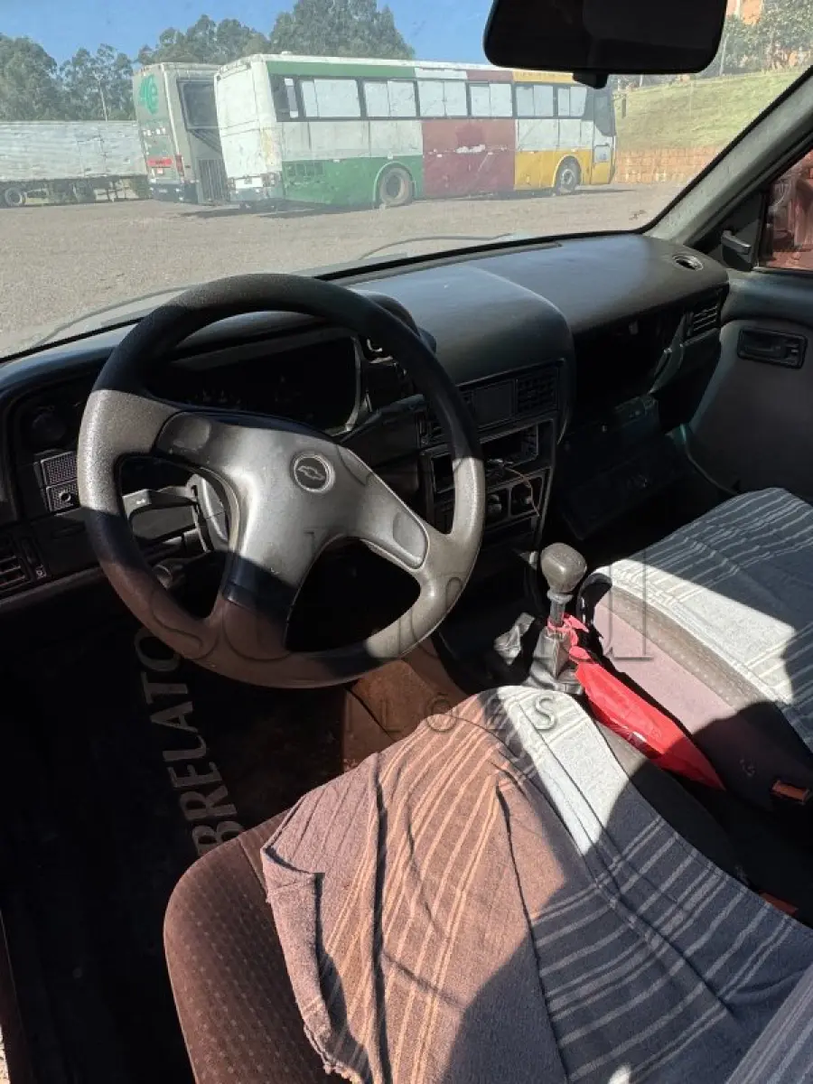 LOTE 010 - GM/Kadett GL, placa IEV 4004, vermelho, ano/modelo 1996