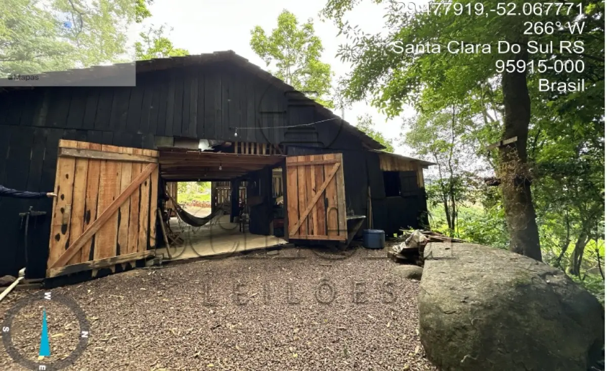 LOTE 001 - Área de 101.640,00m², contendo uma casa residencial em alvenaria e dois galpões em madeira, situada na estrada secundaria a Rua José Francisco Algaier, Picada São Bento, Santa Clara do Sul/RS