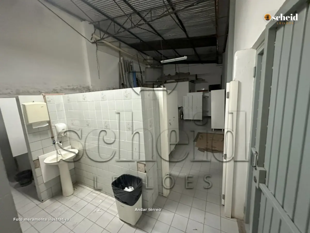 LOTE 001 - Área de 48.280,20m², contendo edificações com aproximadamente 3.641,92m², situada na BR 386, bairro Bom Pastor, Lajeado/RS