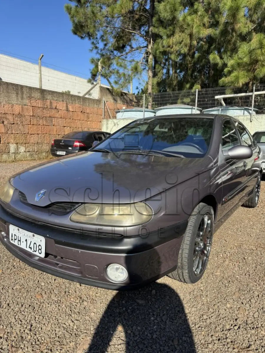 LOTE 015 - I/Renault Laguna V6, placa APH 1408, cinza, ano/modelo 2000/2001