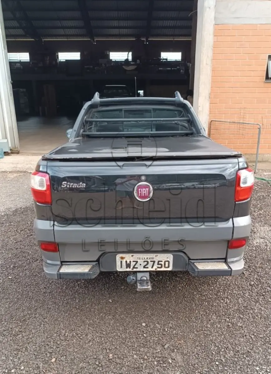 LOTE 003 - Fiat/Strada Working, placa IWZ 2750, preta, ano/modelo 2015/2016
