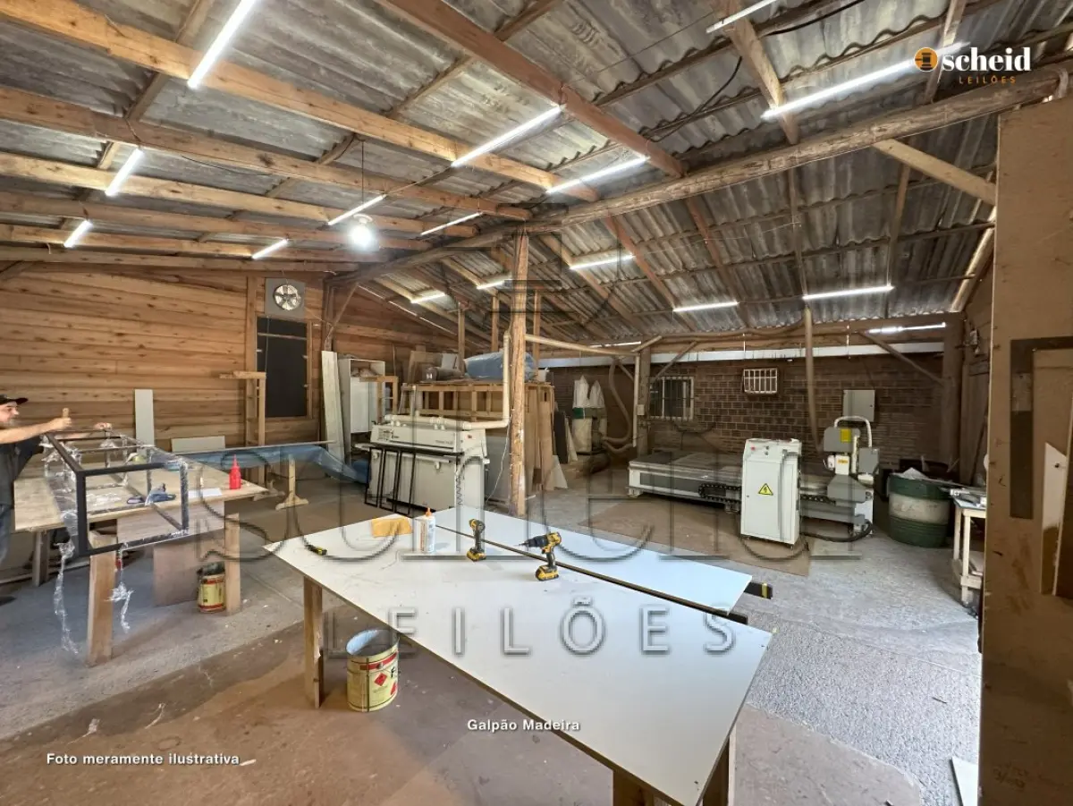 LOTE 001 - Área de 48.280,20m², contendo edificações com aproximadamente 3.641,92m², situada na BR 386, bairro Bom Pastor, Lajeado/RS