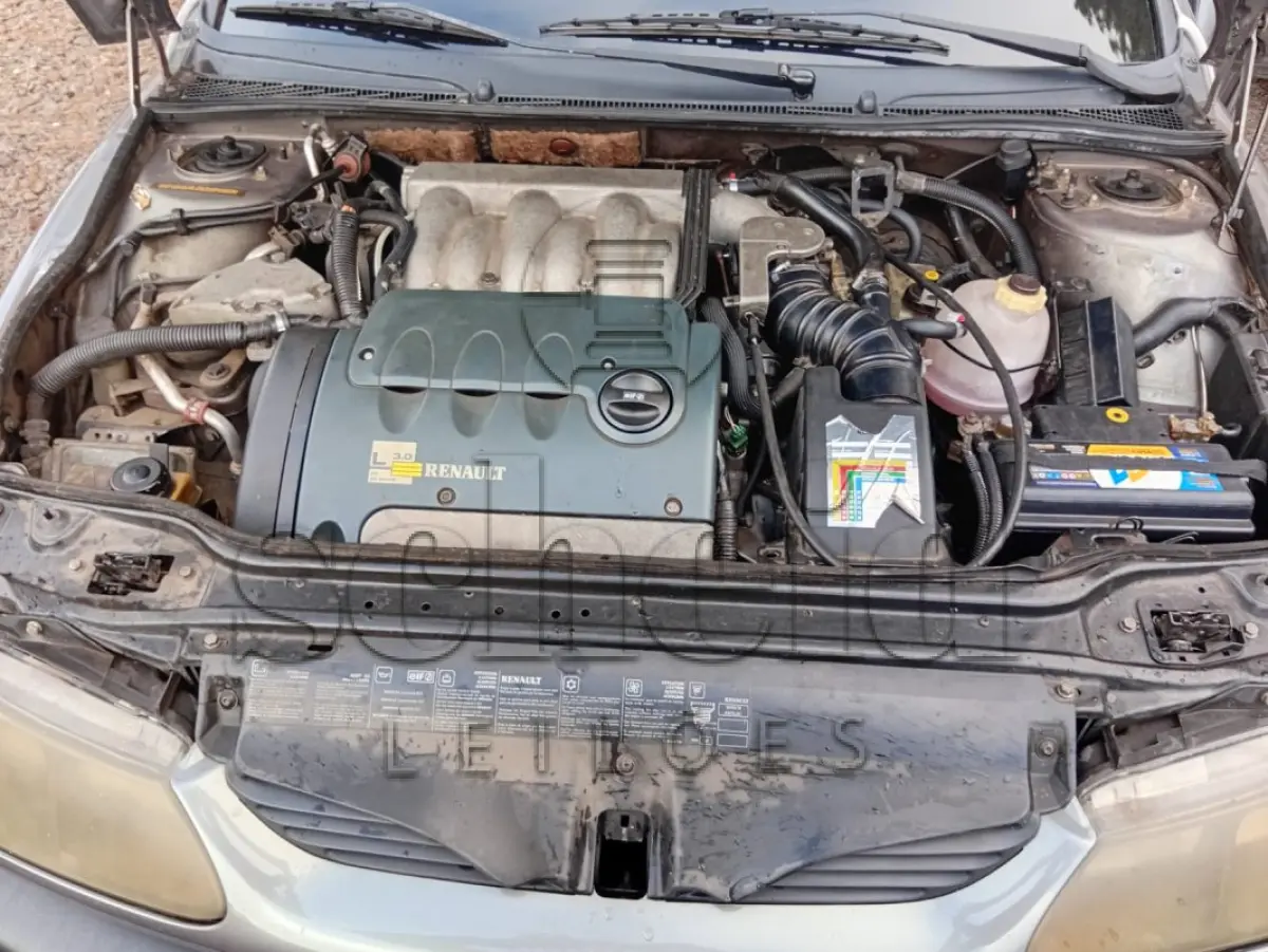 LOTE 015 - I/Renault Laguna V6, placa APH 1408, cinza, ano/modelo 2000/2001