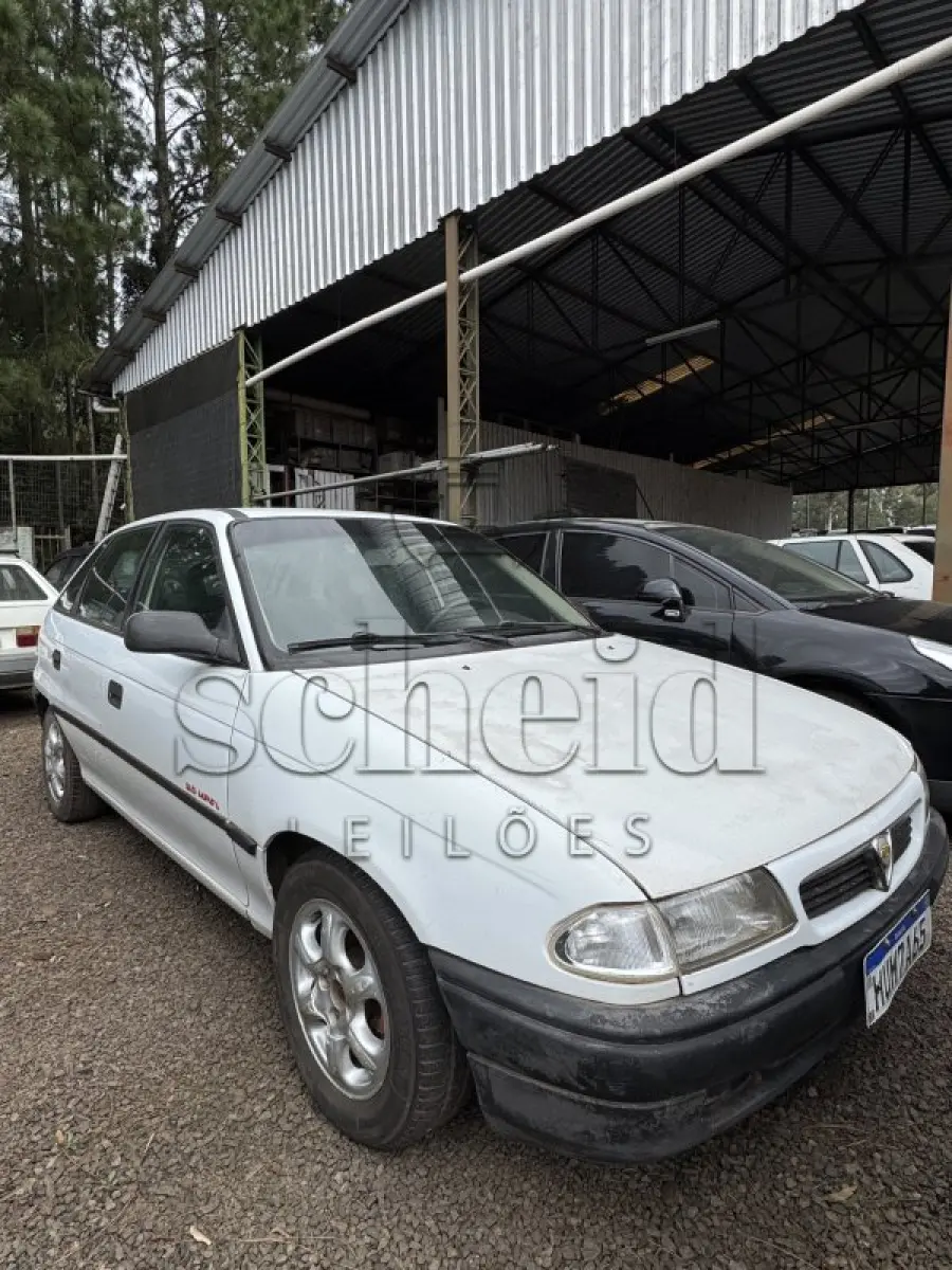 LOTE 008 - IMP/GM Astra GLS, placa MUM 7A65, branco, ano/modelo 1995