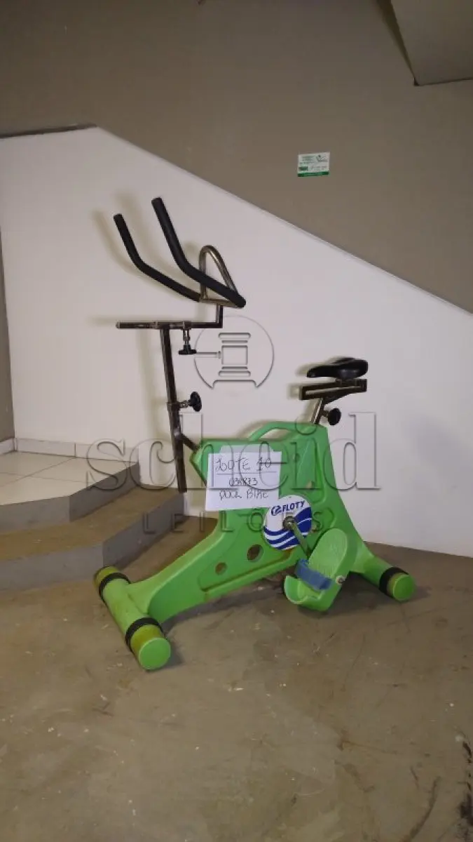 LOTE 010 - POOL BIKE PLÁSTICA/INOX FLOTY VERDE