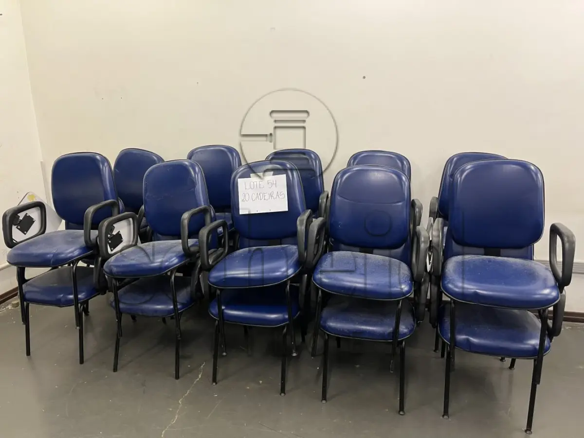 LOTE 054 - 20 CADEIRAS DE AUDITÓRIO AZUL