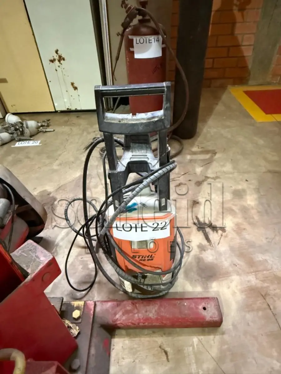 LOTE 022 - Lava jato profissional marca Stihl RE 98