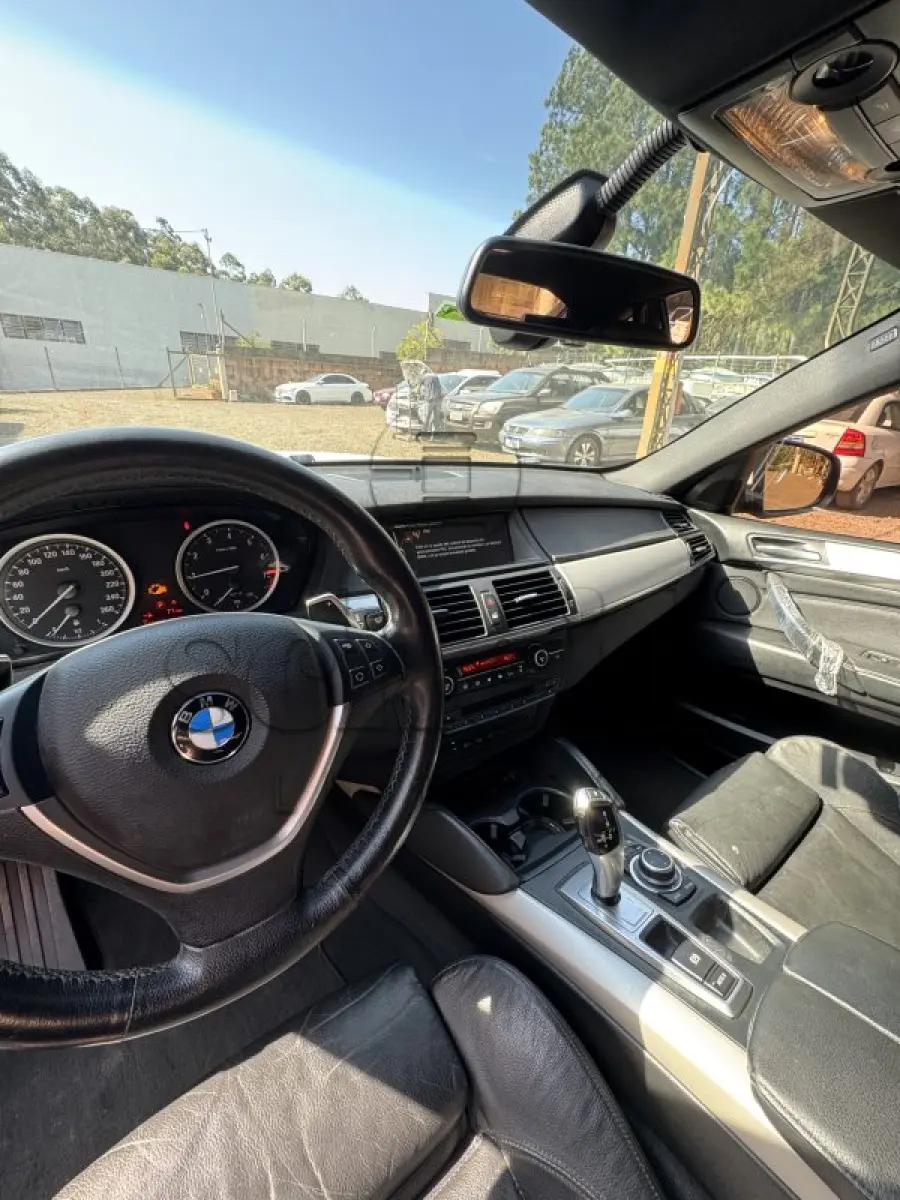 LOTE 002 - I/BMW X6 Xdrive 35I FG21, placa IXE 5I55, branca, ano/modelo 2013/2014