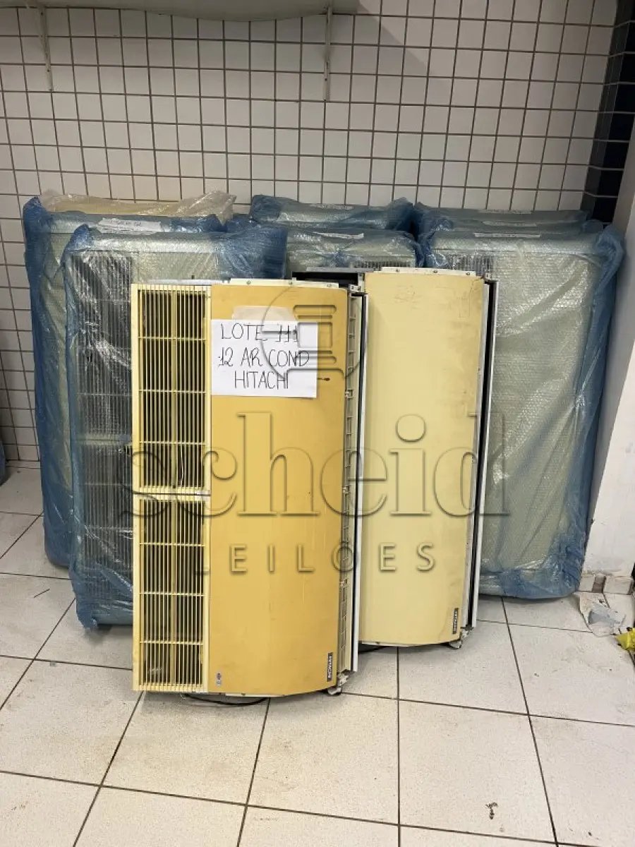 LOTE 111 - 12 AR-CONDICIONADO HITACHI 1,2 X 0,8 M (RETIRADA DE PEÇAS)