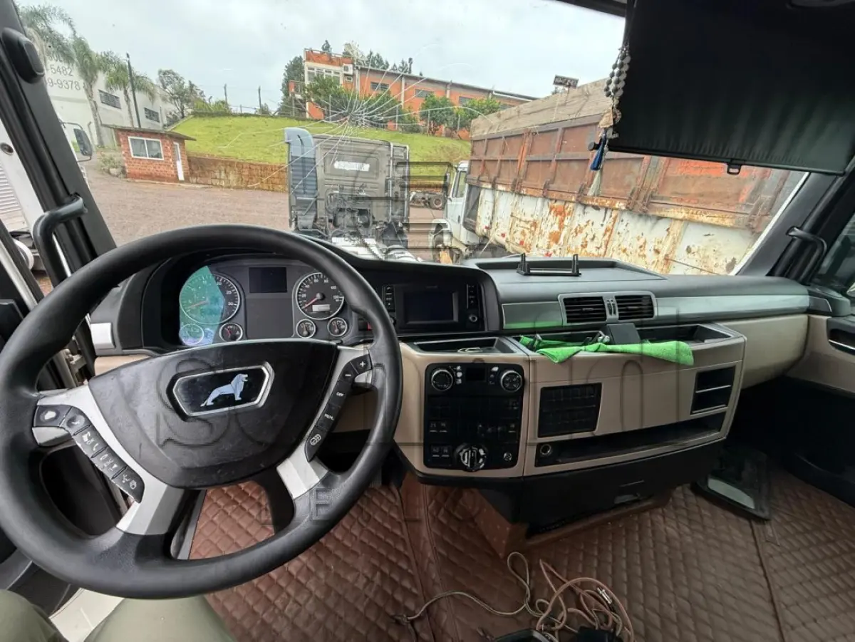 LOTE 004 - Caminhão Trator MAN/TGX 28.440 6x2 T, placa IYU 5G41, branco, ano/modelo 2018/2019