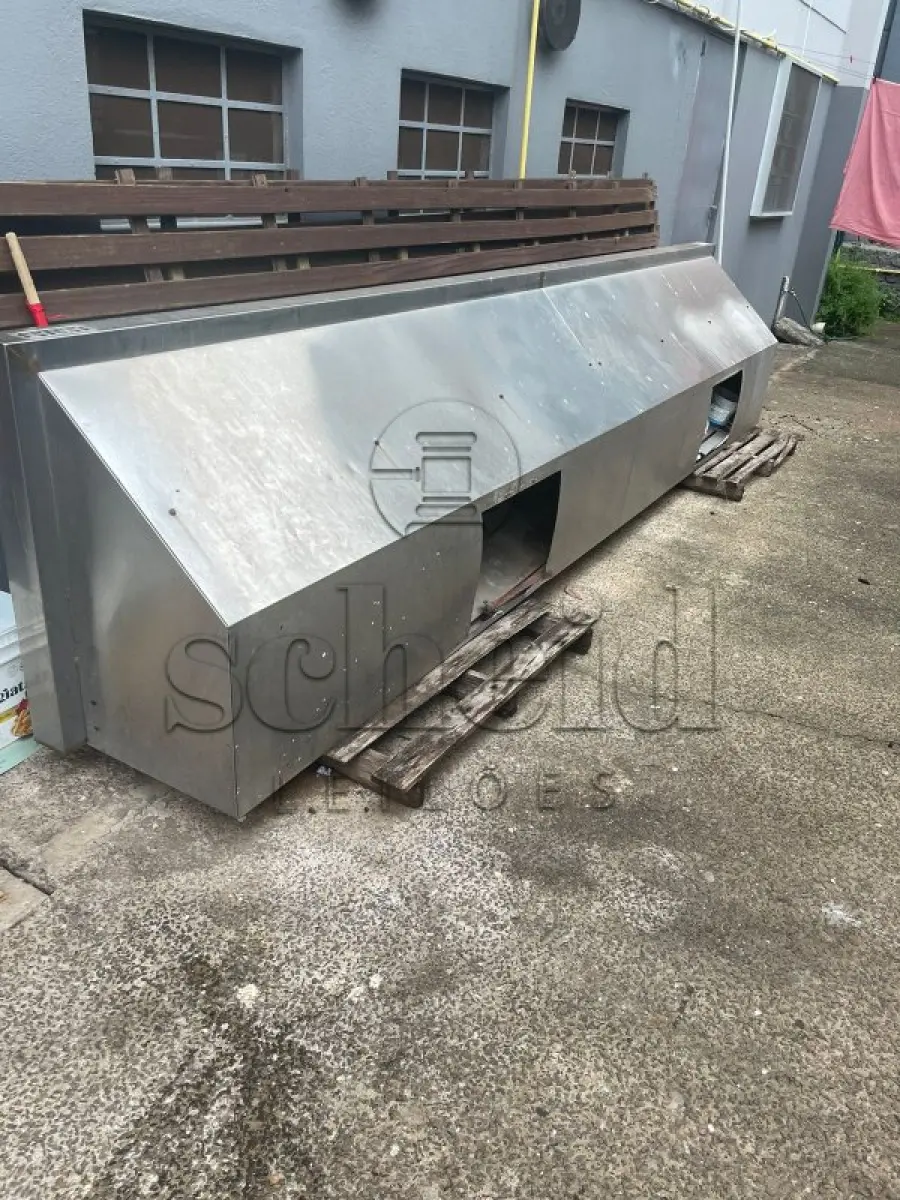 LOTE 007 - Coifa industrial da marca ANTAR, em inox, com dois exaustores a motor, com aproximadamente quatro metros de comprimento