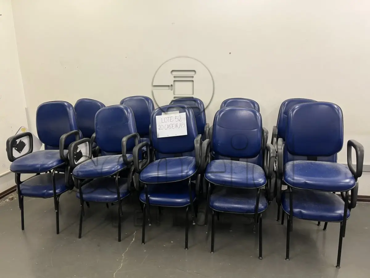 LOTE 052 - 20 CADEIRAS DE AUDITÓRIO AZUL
