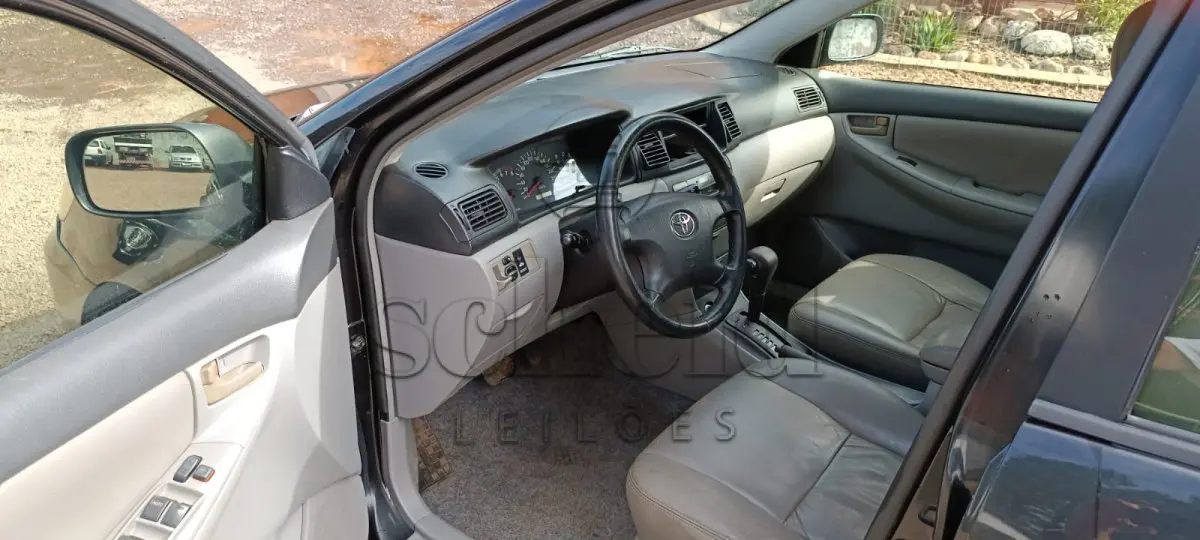 LOTE 005 - Toyota/Corolla XEI 1.8 VVT, placa KAT 0706, preto, ano/modelo 2003