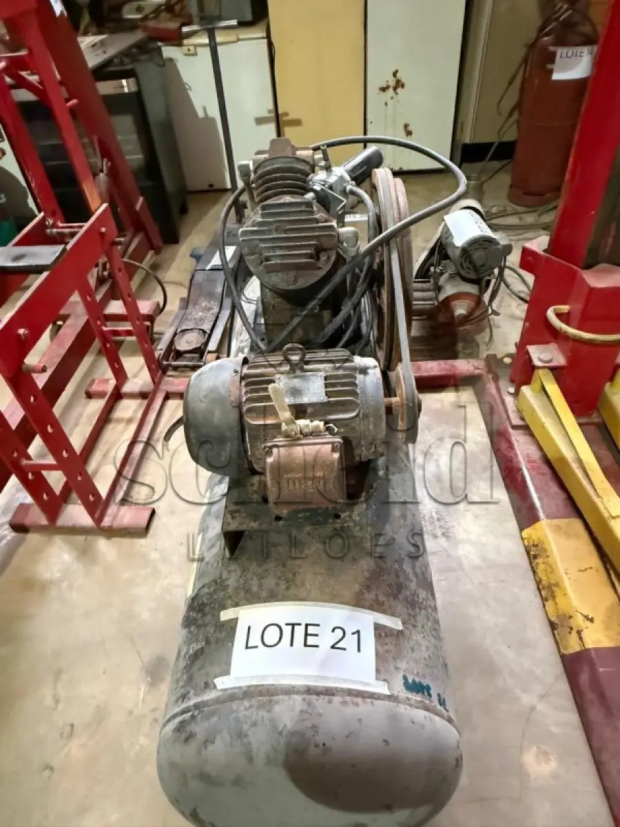 LOTE 021 - Compressor industrial marca Schulz MSV20, 250 litros, 5 HP