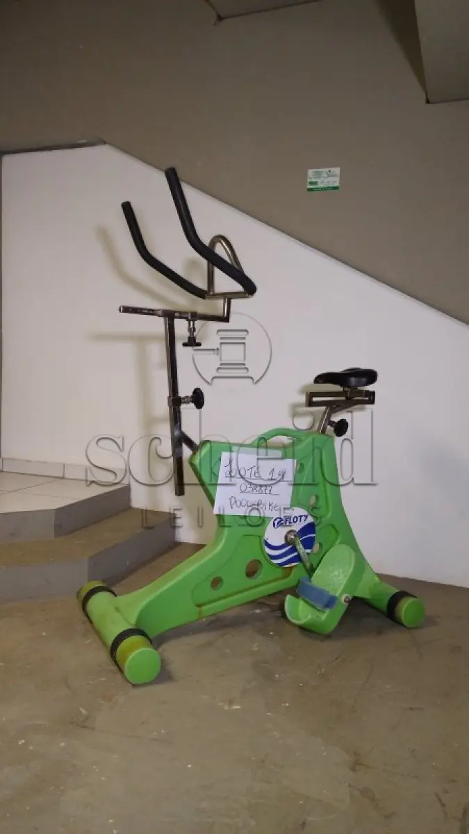 LOTE 014 - POOL BIKE PLÁSTICA/INOX FLOTY VERDE
