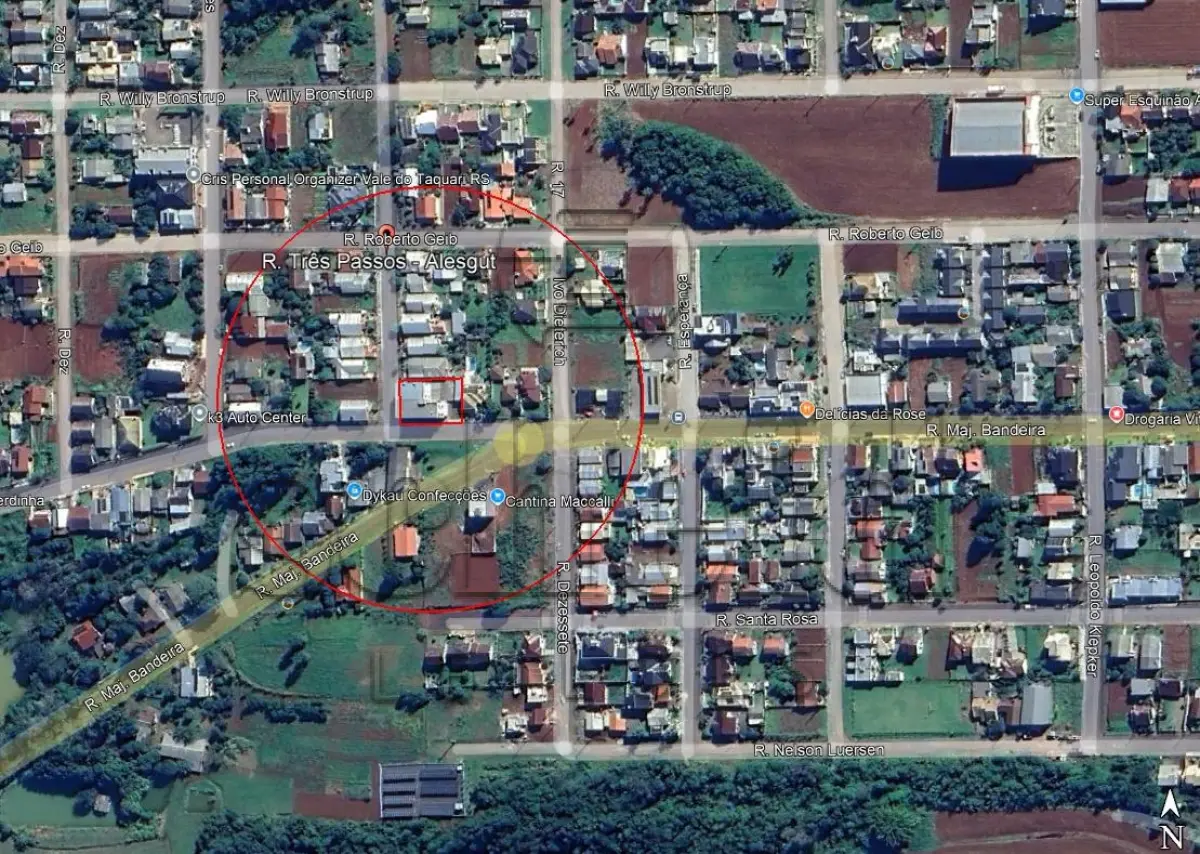 LOTE 001 - 50% de uma área de 726,00m², com um prédio comercial e residencial de alvenaria e concreto (pavimento térreo) com 310,96m², um prédio comercial e residencial de alvenaria e concreto com 322,13m², e, uma ampliação residencial de alvenaria e concreto (3° pavimento) com 325,35m², localizada na Rua Três Passos, esquina com a Rua Theobaldo Konrad, bairro Alesgut, Teutônia/RS