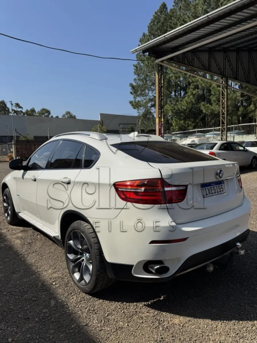 LOTE 002 - I/BMW X6 Xdrive 35I FG21, placa IXE 5I55, branca, ano/modelo 2013/2014