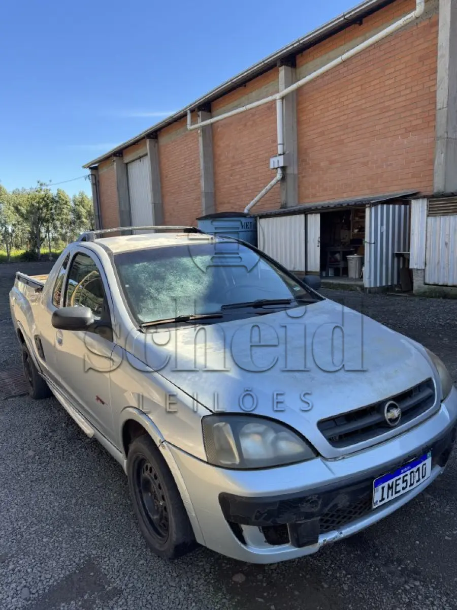 LOTE 002 - GM/Montana Sport, placa IME 5D10, prata, ano/modelo 2004/2005