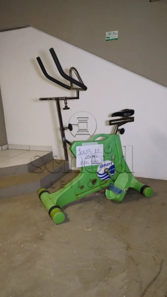 LOTE 013 - POOL BIKE PLÁSTICA/INOX FLOTY VERDE