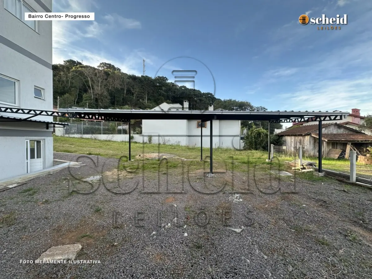 LOTE 002 - APARTAMENTO n° 201, com área real privativa de 51,69m², localizado no segundo pavimento, na frente do prédio do RESIDENCIAL PROGRESSO, sito a Rua Frei Constantino, n° 368, bairro Centro, Progresso/RS