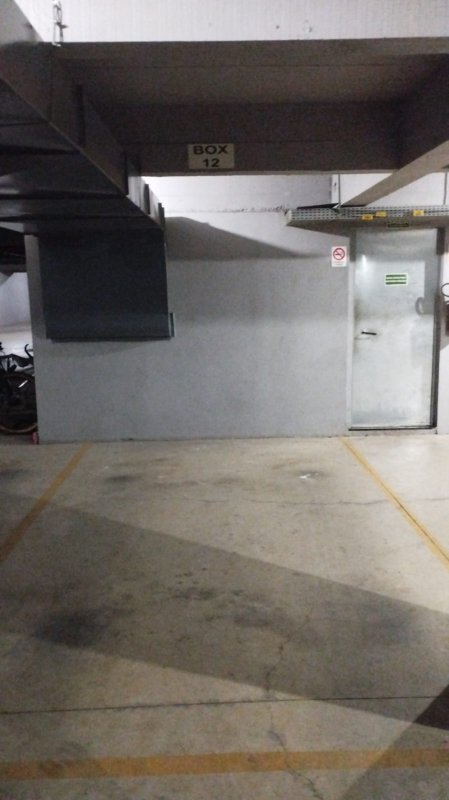 LOTE 002 - Box n° 12, com a área real privativa de 12,74625m², no Condomínio Residencial e Comercial Klein & Dessoy, localizado na Avenida Vinte e Oito de Maio, n°s 1230/1238, bairro Centro, Santa Clara do Sul/RS