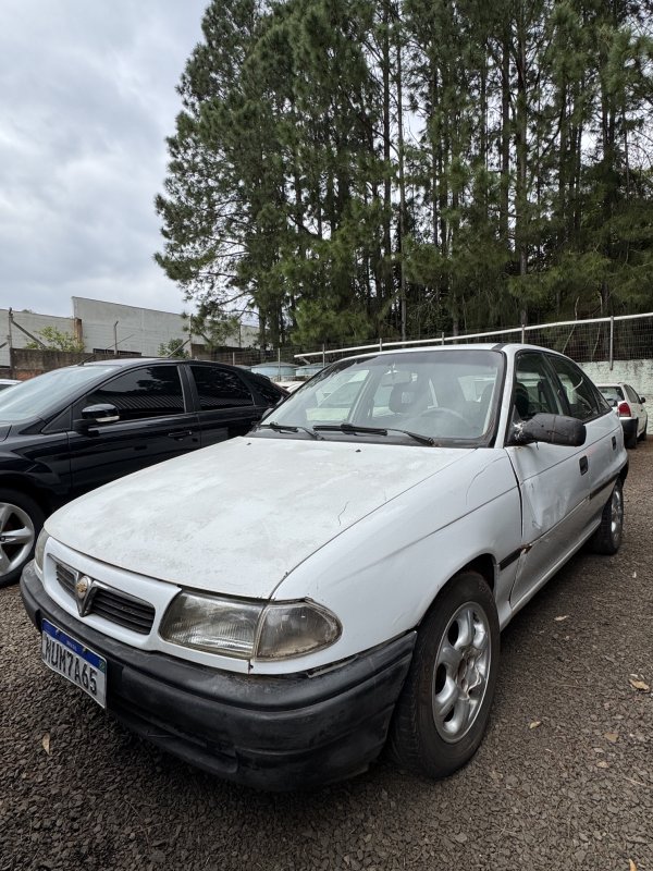 LOTE 008 - IMP/GM Astra GLS, placa MUM 7A65, branco, ano/modelo 1995