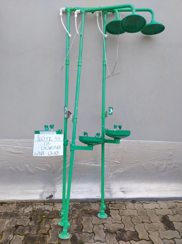 LOTE 033 - CHUVEIRO LAVA-OLHOS AVLIS HAWS VERDE