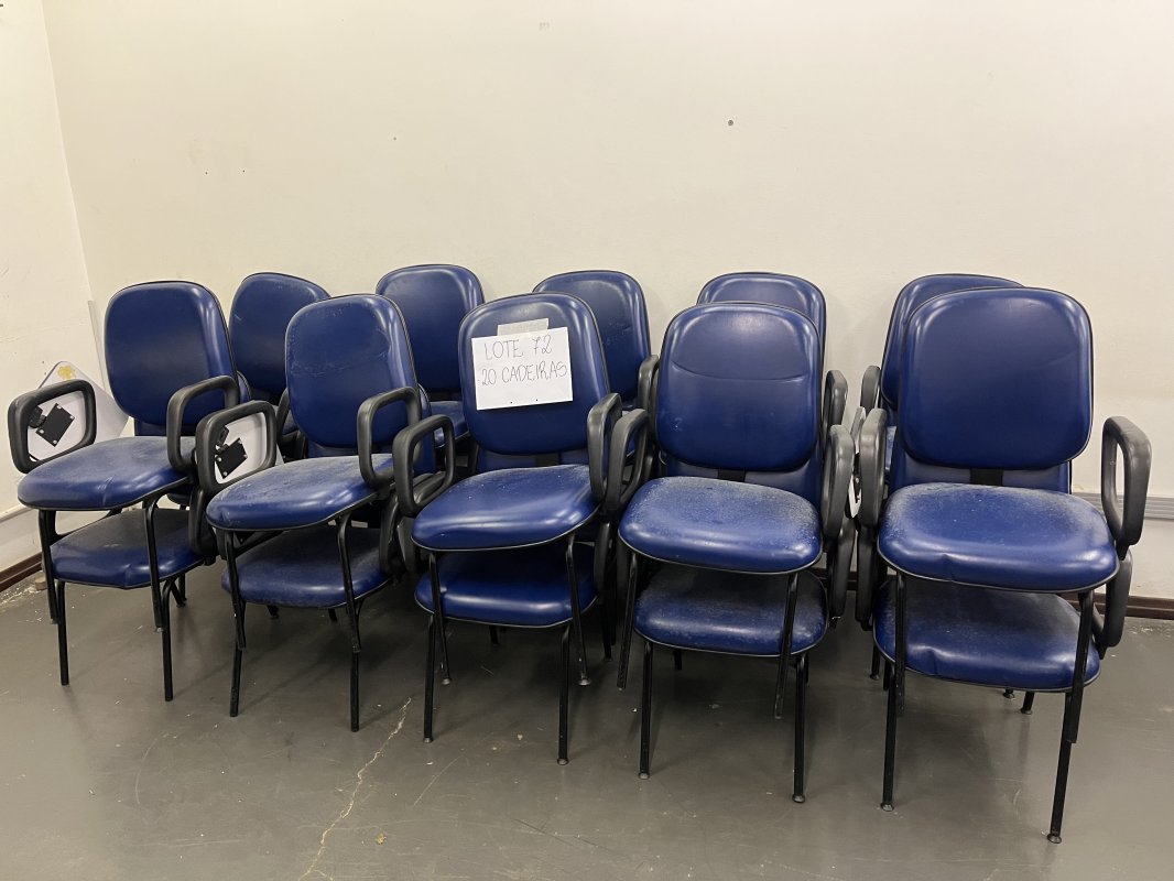 LOTE 072 - 20 CADEIRAS DE AUDITÓRIO AZUL