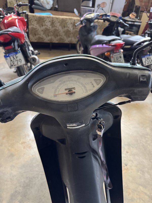 LOTE 009 - Honda/C100 BIZ, placa IMD 6E80, verde, ano/modelo 2004/2005