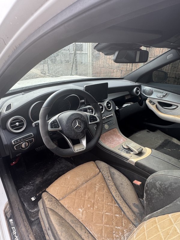 LOTE 001 - I/M.Benz C63 AMG S, placa QJN 0A02, branca, ano/modelo 2015/2016