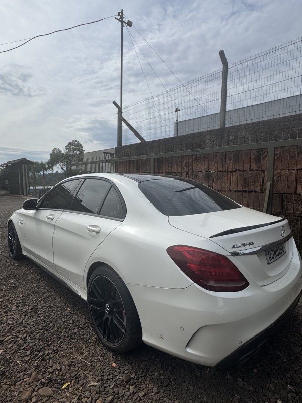 LOTE 001 - I/M.Benz C63 AMG S, placa QJN 0A02, branca, ano/modelo 2015/2016