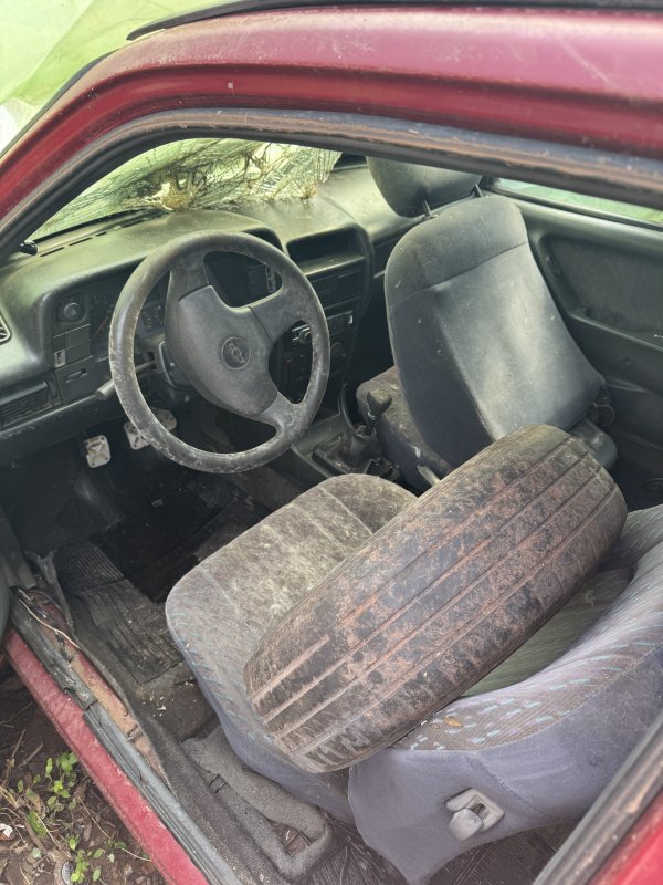 LOTE 009 - GM/Kadett GLS, placa IGZ 7D64, vermelho, ano/modelo 1997/1998
