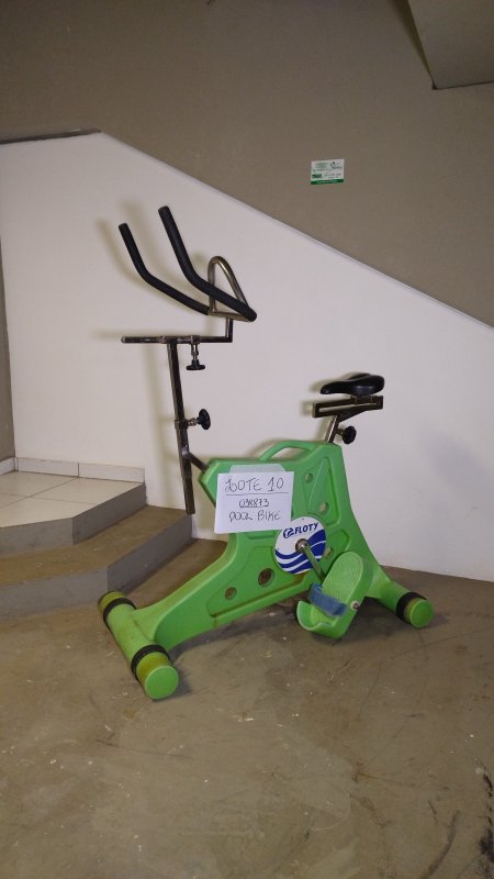 LOTE 010 - POOL BIKE PLÁSTICA/INOX FLOTY VERDE