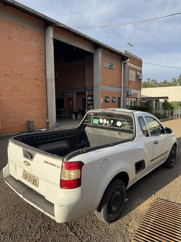 LOTE 011 - GM/Montana LS, placa ISX 5195, branca, ano/modelo 2012