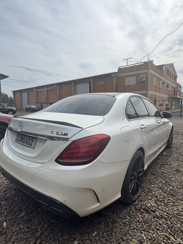 LOTE 001 - I/M.Benz C63 AMG S, placa QJN 0A02, branca, ano/modelo 2015/2016