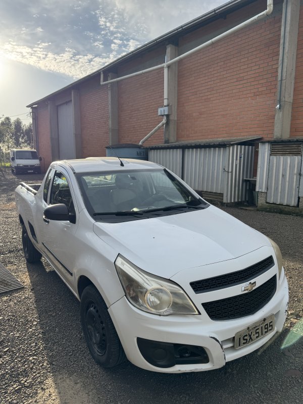 LOTE 011 - GM/Montana LS, placa ISX 5195, branca, ano/modelo 2012