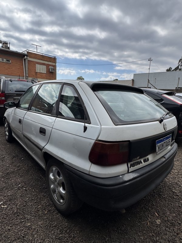 LOTE 008 - IMP/GM Astra GLS, placa MUM 7A65, branco, ano/modelo 1995