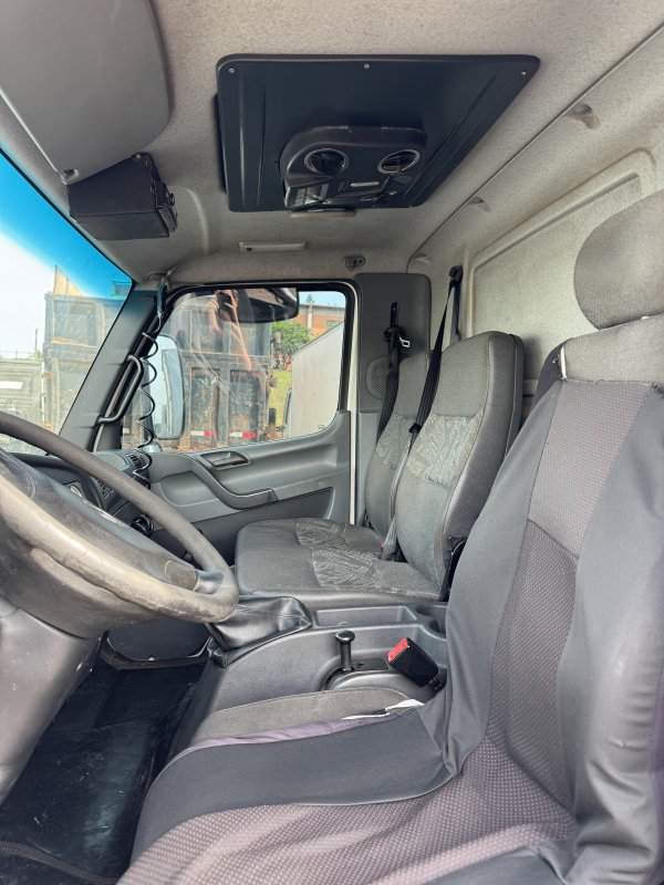 LOTE 005 - M.Benz/Accelo 1016, placa IWI 9088, branco, ano/modelo 2014