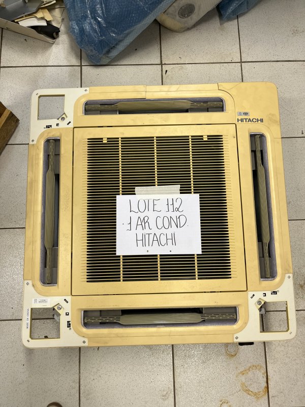 LOTE 112 - 01 AR-CONDICIONADO HITACHI 1M X 1M (RETIRADA DE PEÇAS)